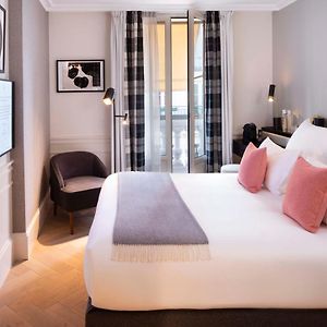 Zimmer mit Kingsize-Bett